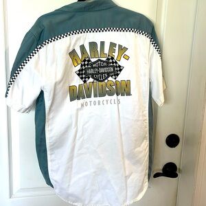 EUC Harley Davidson men white and gray button-down, short sleeve cotton shirt M